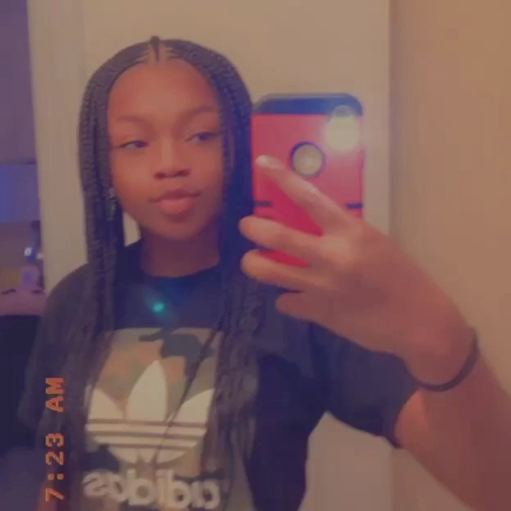 Meet your Posher, Ce’mya